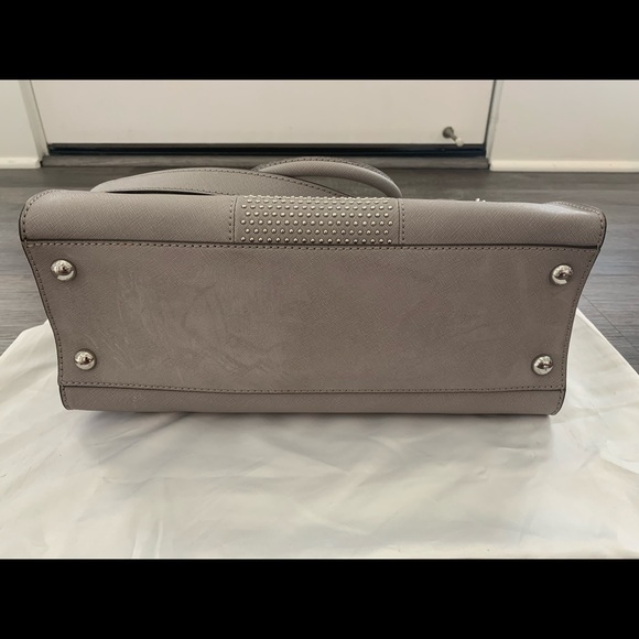 Michael Kors Large Hamilton studded handbag - Picture 4 of 4